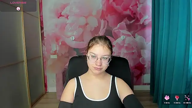 AngelinaLow online show from 10-13-25, 11:32