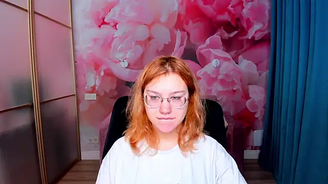 AngelinaLow online show from 12-21-25, 06:31