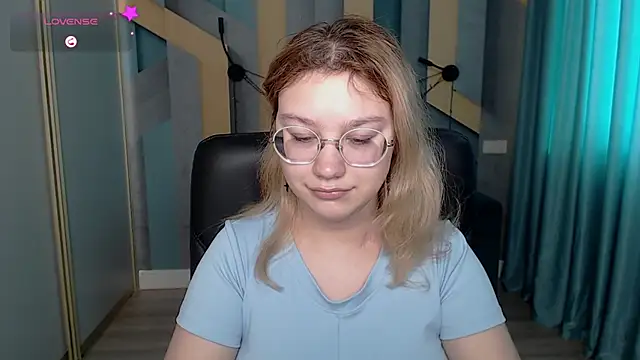 AngelinaLow online show from 02-02-26, 12:15