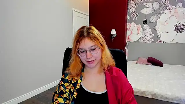 AngelinaLow online show from 02-05-26, 12:32