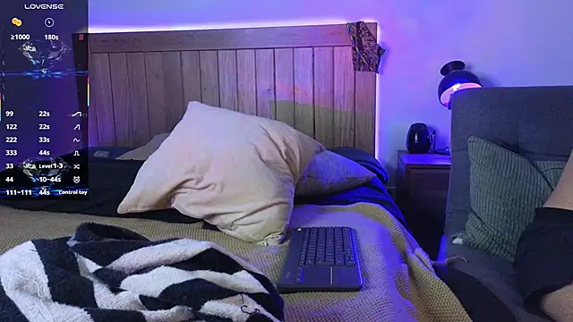 Xander Card online show from 09-12-25, 04:01