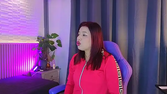 TiffanyWalk online show from 12-18-25, 11:38