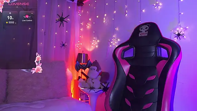 Madison Mayer online show from 10-17-25, 12:41