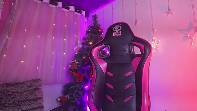 Madison Mayer online show from 12-20-25, 01:51