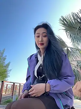 Snapshot of linger-23 chatting on 12-17-25, 06:19 linger-23 online show from 12-17-25, 06:19