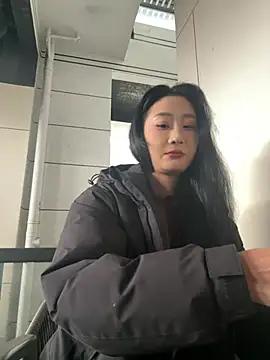 Snapshot of linger-23 chatting on 03-16-26, 05:35 linger-23 online show from 03-16-26, 05:35