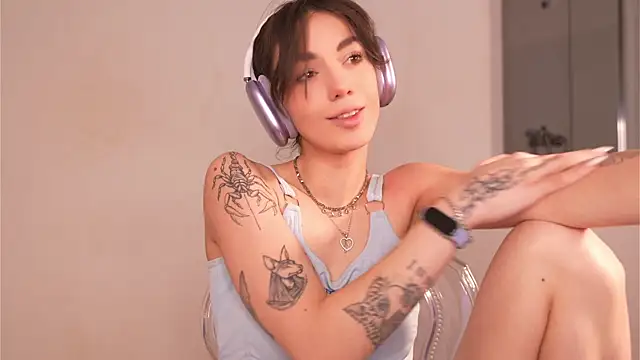 mystica  online show from 10-22-25, 08:58