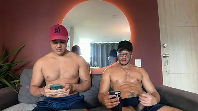 Snapshot of highlatin_guysoficial chatting on 05-18-26, 04:13 highlatin guysoficial online show from 05-18-26, 04:13