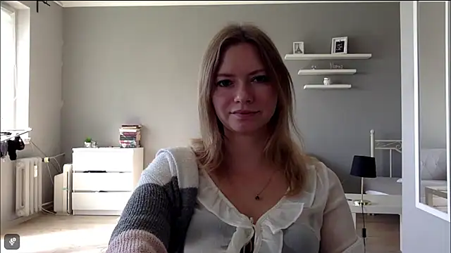 Snapshot of MillieShow chatting on 09-12-25, 08:47 MillieShow online show from 09-12-25, 08:47