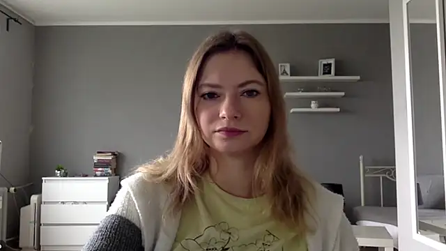 Snapshot of MillieShow chatting on 09-30-25, 09:47 MillieShow online show from 09-30-25, 09:47