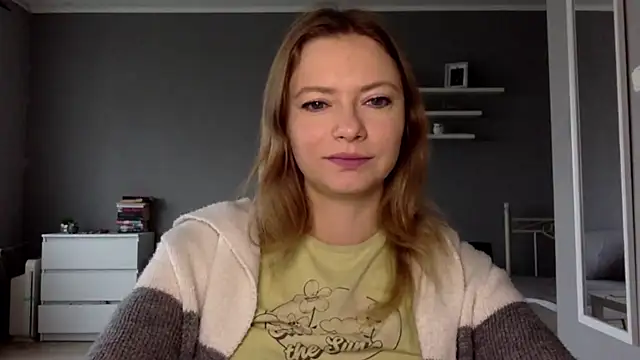 Snapshot of MillieShow chatting on 10-06-25, 07:17 MillieShow online show from 10-06-25, 07:17