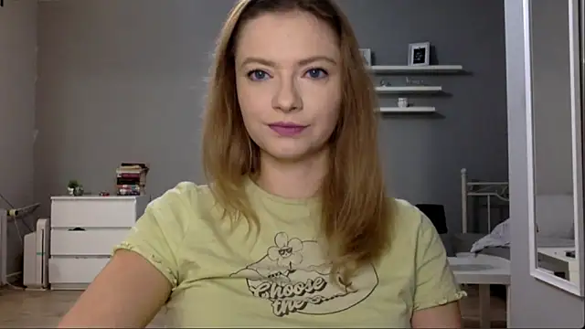 Snapshot of MillieShow chatting on 10-08-25, 08:39 MillieShow online show from 10-08-25, 08:39