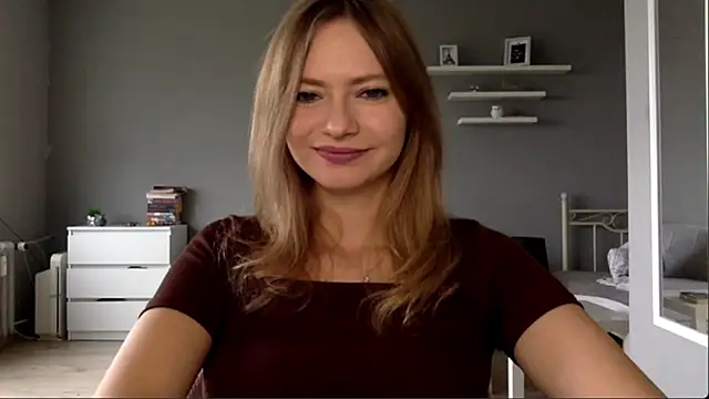 Snapshot of MillieShow chatting on 10-12-25, 02:27 MillieShow online show from 10-12-25, 02:27