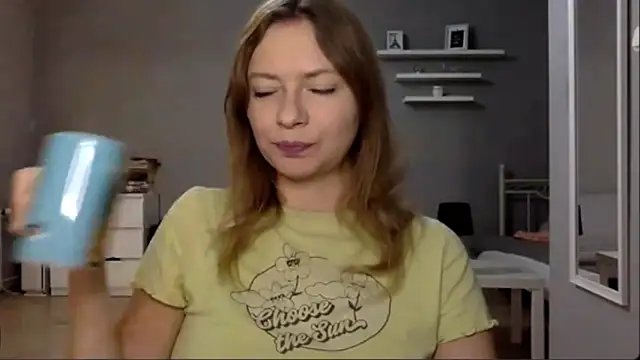 Snapshot of MillieShow chatting on 10-30-25, 09:48 MillieShow online show from 10-30-25, 09:48