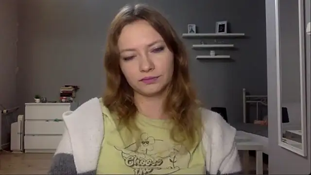 Snapshot of MillieShow chatting on 11-02-25, 10:12 MillieShow online show from 11-02-25, 10:12