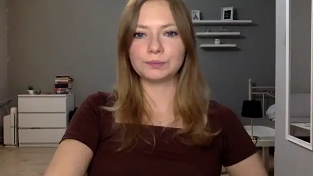 Snapshot of MillieShow chatting on 11-08-25, 03:23 MillieShow online show from 11-08-25, 03:23