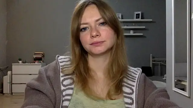 Snapshot of MillieShow chatting on 11-15-25, 03:30 MillieShow online show from 11-15-25, 03:30