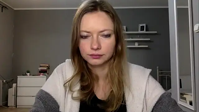 Snapshot of MillieShow chatting on 11-23-25, 02:50 MillieShow online show from 11-23-25, 02:50