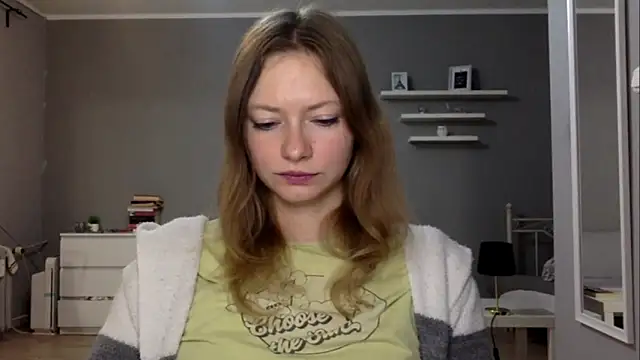 Snapshot of MillieShow chatting on 11-27-25, 10:01 MillieShow online show from 11-27-25, 10:01