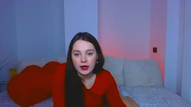 Snapshot of Cute_kitty- chatting on 03-15-25, 12:36 Cute kitty- online show from 03-15-25, 12:36