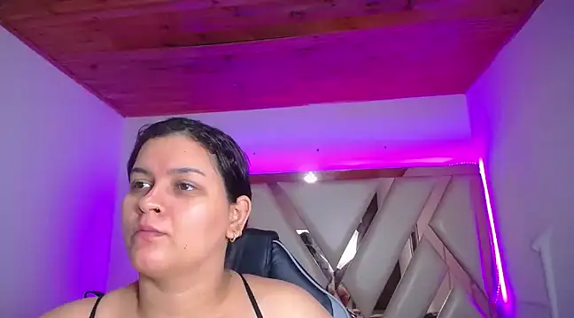 Snapshot of kriss_sweetboobs10 chatting on 03-20-25, 01:15 kriss sweetboobs10 online show from 03-20-25, 01:15