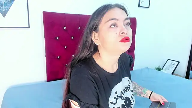 Mia Collivens online show from 10-13-25, 11:21