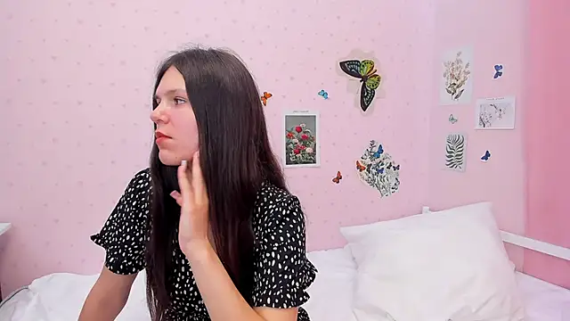 Snapshot of DevonaGrooms chatting on 03-16-25, 06:31 DevonaGrooms online show from 03-16-25, 06:31