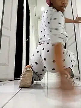 Hotytoty26 online show from 11-12-25, 05:30