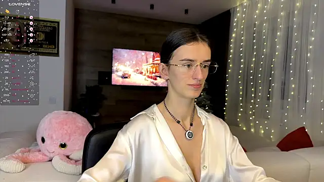 Snapshot of TwinTemptations chatting on 12-21-25, 06:15 TwinTemptations online show from 12-21-25, 06:15
