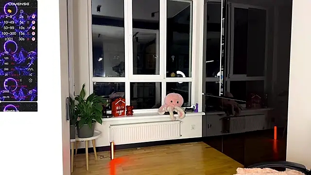 Snapshot of TwinTemptations chatting on 02-11-26, 06:13 TwinTemptations online show from 02-11-26, 06:13