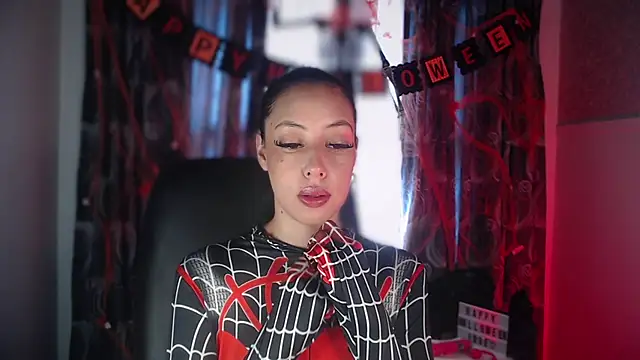 Taylor dolll online show from 10-24-25, 03:41