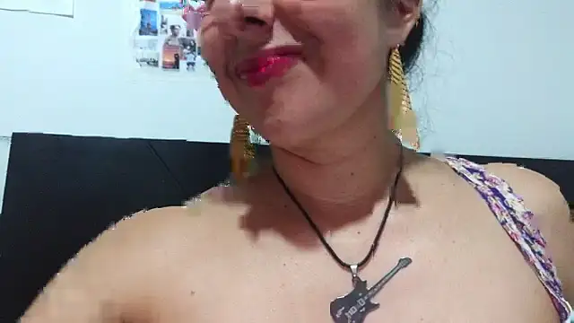 Snapshot of Malishka-fox chatting on 09-29-25, 02:49 Malishka-fox online show from 09-29-25, 02:49