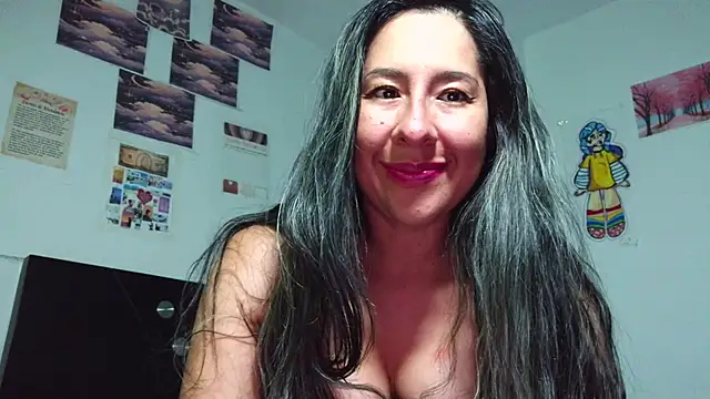 Snapshot of Malishka-fox chatting on 10-06-25, 03:26 Malishka-fox online show from 10-06-25, 03:26