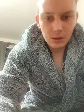 LargeElectrolyte7 online show from 11-26-25, 02:12