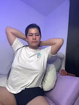 Snapshot of Saanvi21 chatting on 03-23-25, 06:37 Saanvi21 online show from 03-23-25, 06:37