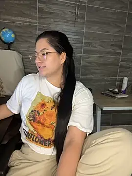 Snapshot of Saanvi21 chatting on 09-30-25, 11:43 Saanvi21 online show from 09-30-25, 11:43