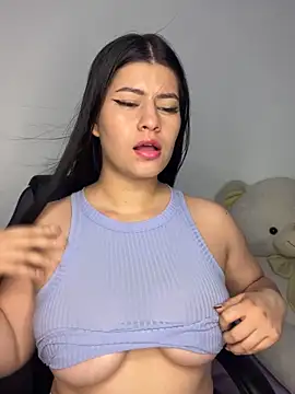 Snapshot of Saanvi21 chatting on 10-04-25, 05:05 Saanvi21 online show from 10-04-25, 05:05