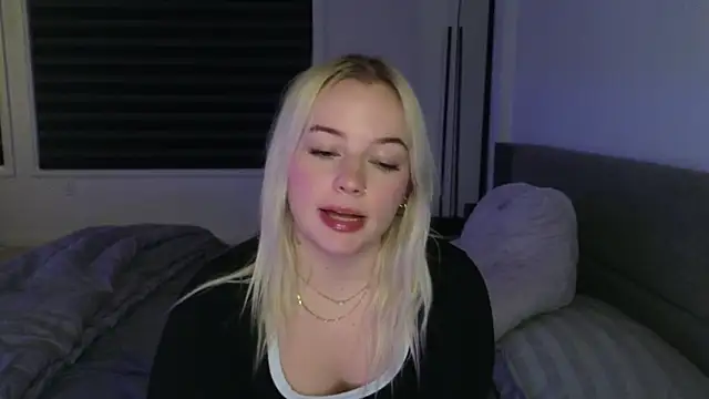 margot robbie7 online show from 11-19-25, 12:32