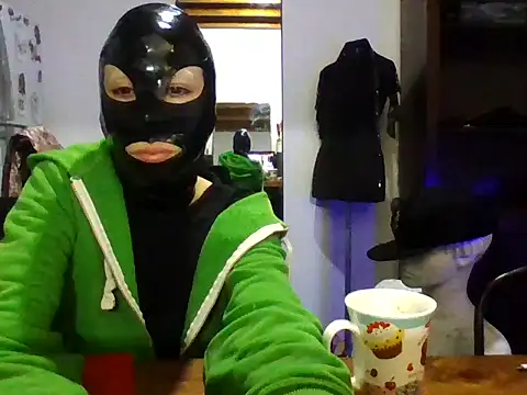 trixa online show from 06-19-26, 03:44