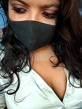 Snapshot of Tamil_hot_whiskey_girl chatting on 03-17-25, 05:38 Tamil hot whiskey girl online show from 03-17-25, 05:38