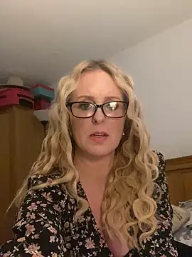 Snapshot of Mistress-LillyRose chatting on 03-17-25, 04:11 Mistress-LillyRose online show from 03-17-25, 04:11