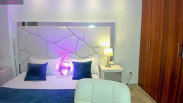 Danaa Rouse online show from 09-30-25, 07:19