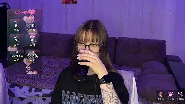 Romanhavesweetydick777 online show from 11-17-25, 05:52