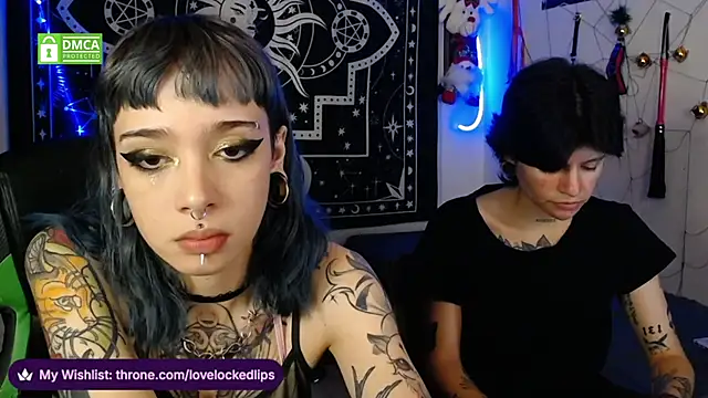 Snapshot of lovelockedlips chatting on 12-14-25, 01:11 lovelockedlips online show from 12-14-25, 01:11