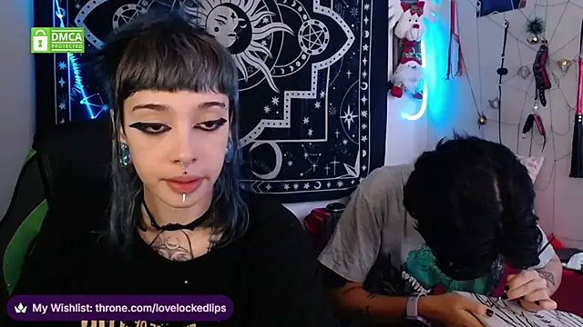 Snapshot of lovelockedlips chatting on 12-19-25, 08:05 lovelockedlips online show from 12-19-25, 08:05