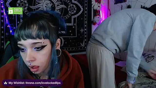 Snapshot of lovelockedlips chatting on 12-21-25, 02:30 lovelockedlips online show from 12-21-25, 02:30