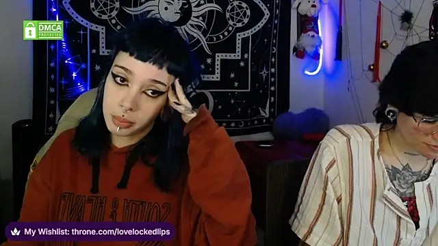 Snapshot of lovelockedlips chatting on 01-06-26, 02:04 lovelockedlips online show from 01-06-26, 02:04