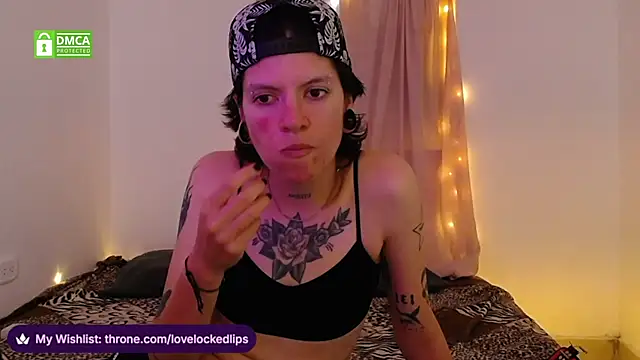 Snapshot of lovelockedlips chatting on 02-19-26, 03:13 lovelockedlips online show from 02-19-26, 03:13