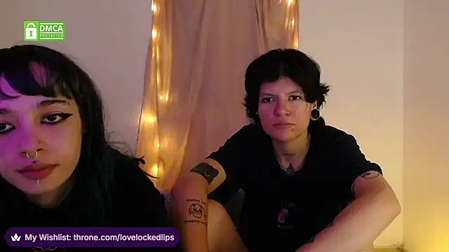 Snapshot of lovelockedlips chatting on 02-26-26, 02:43 lovelockedlips online show from 02-26-26, 02:43