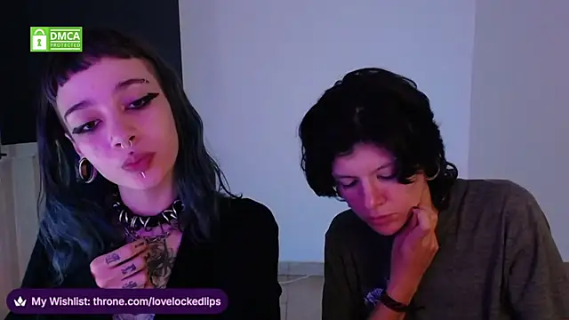 Snapshot of lovelockedlips chatting on 03-17-26, 04:50 lovelockedlips online show from 03-17-26, 04:50